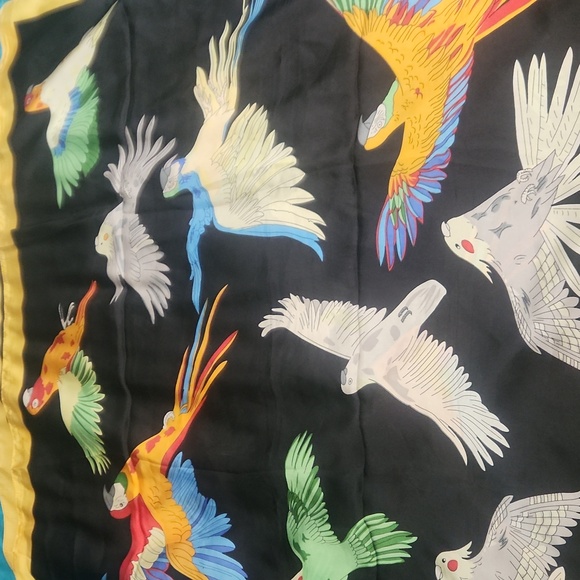 McCall and Parrot scarf - Picture 7 of 7